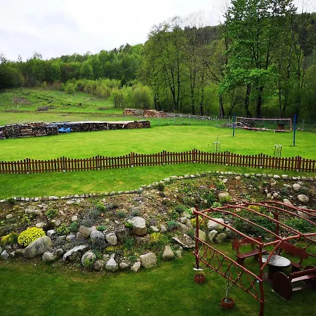 Szkolne Schronisko Mlodziezowe Plum *