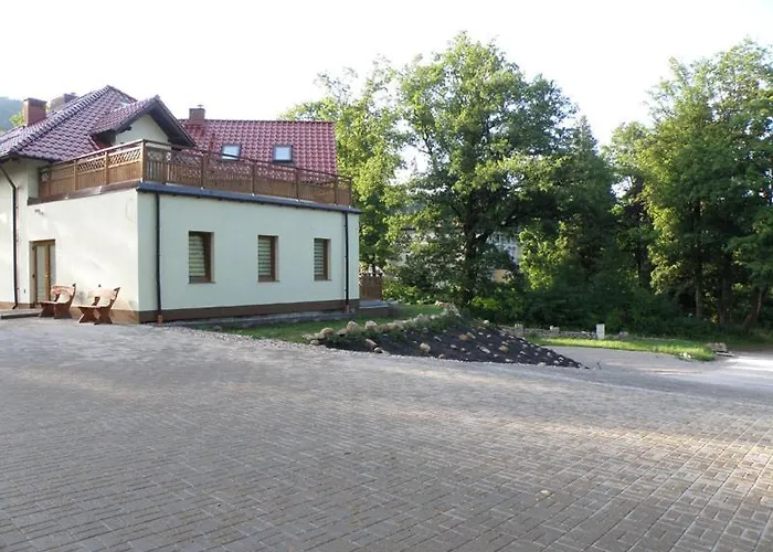 Szkolne Schronisko Mlodziezowe Plum Vandrarhem *