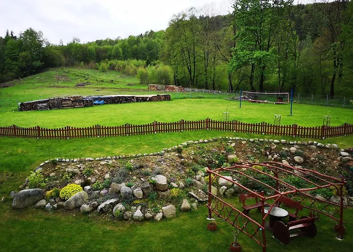 Szkolne Schronisko Mlodziezowe Plum *