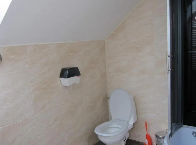 Szkolne Schronisko Mlodziezowe Plum Vandrarhem