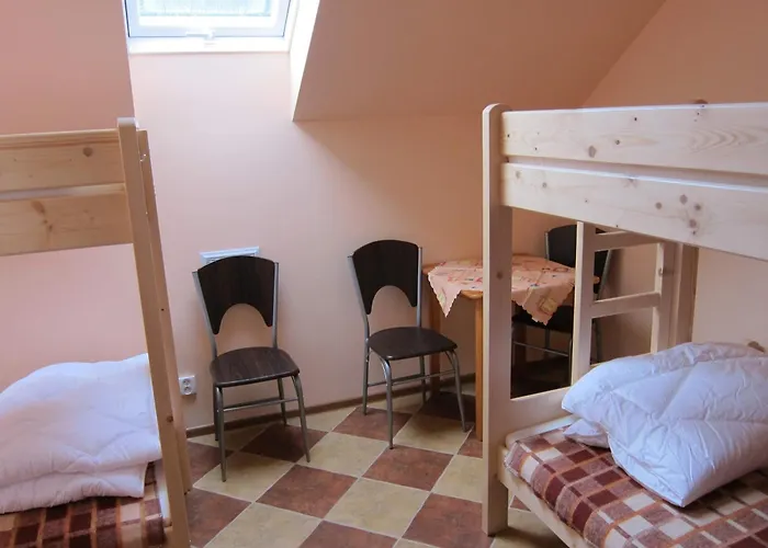 Szkolne Schronisko Mlodziezowe Plum *